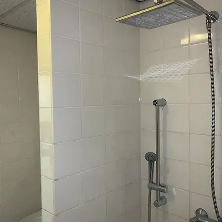 Labour Inn Aparthotel