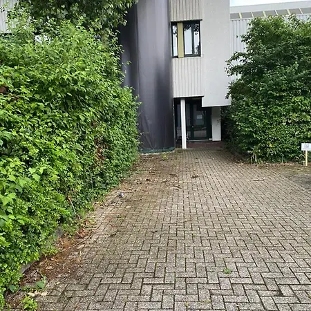 Aparthotel Labour Inn *